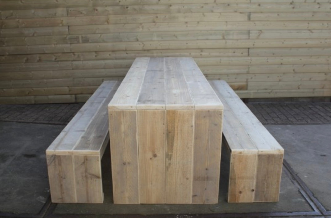 Picknick-Gartenset aus Gerüstholz