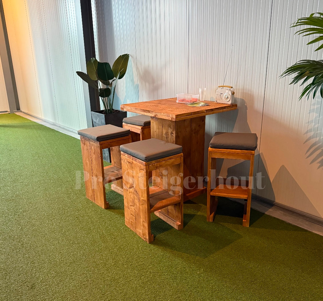 Gerüstholz-Barset für 2 bis 4 Personen (Tisch + Hocker)