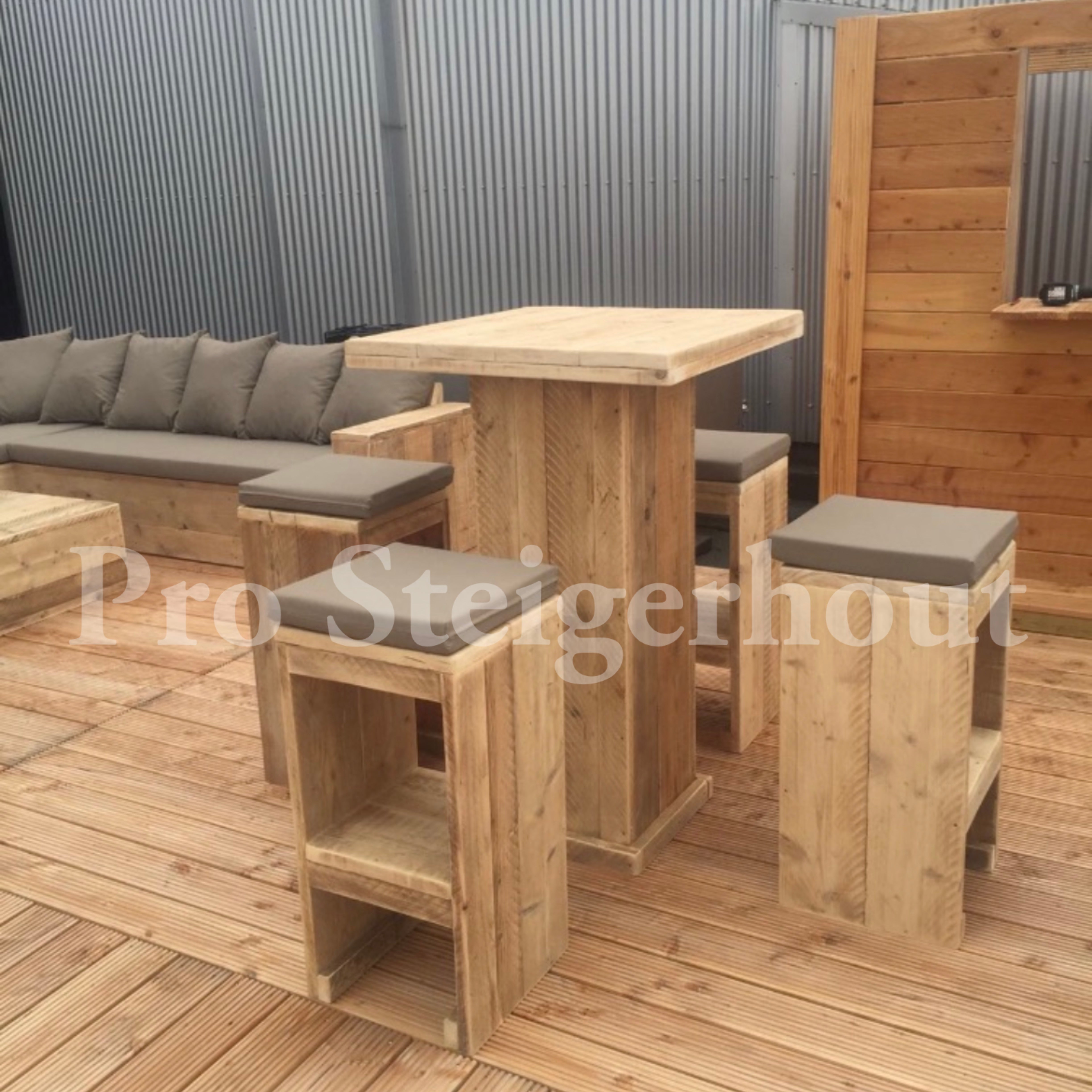 Steigerhout barset 2 tot 4 personen (tafel + krukken)